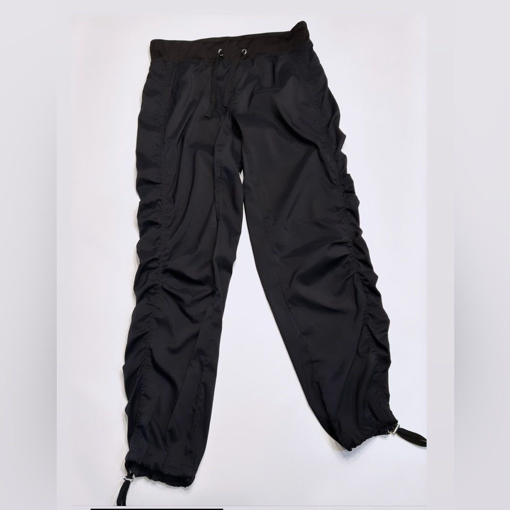Aspire women’s black windbreaker joggers